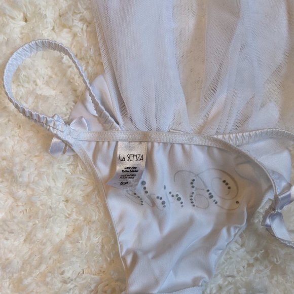 NWOT (S) - LA SENZA Bridal Thong with Veil - Picture 4 of 10